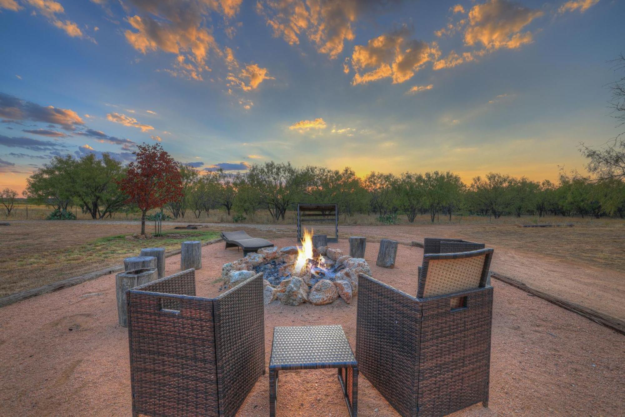 Vaughan W/Hot Tub And Grill Fredericksburg Extérieur photo